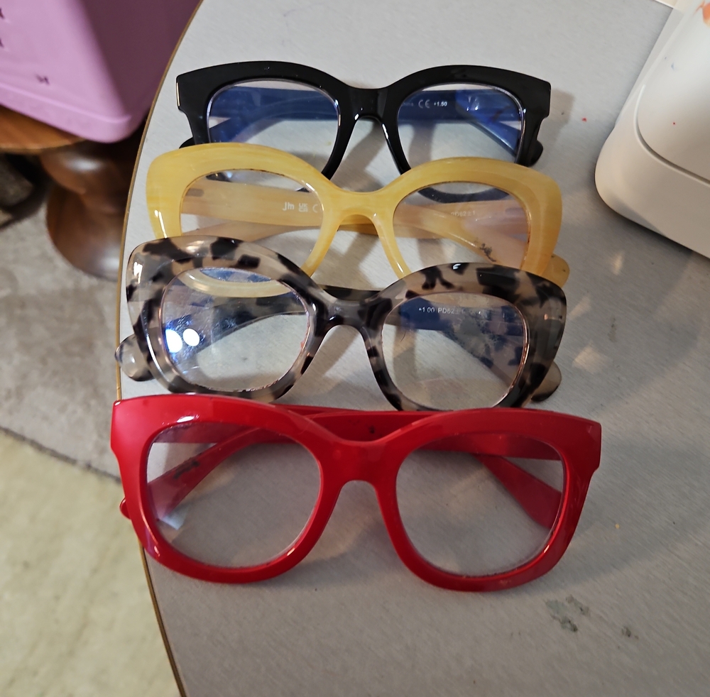 4 Pair Readers- JM & 1 Red Peepers 1.0x